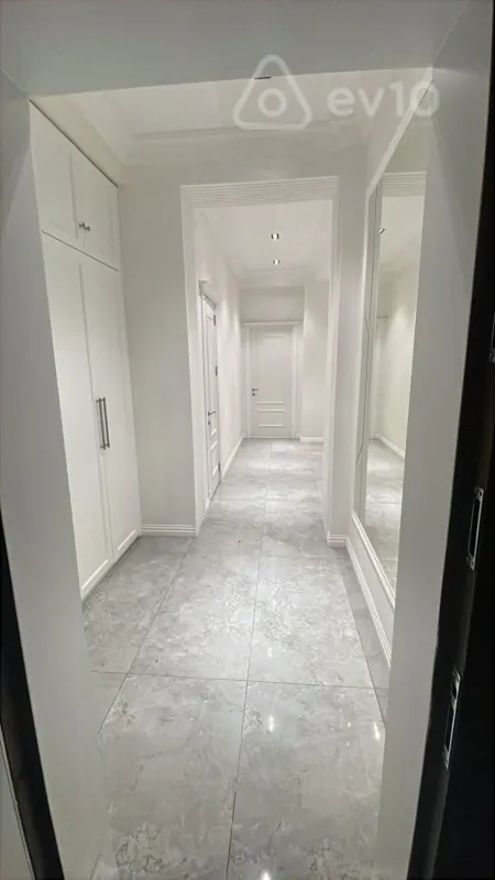 Satılır 3 otaqlı yeni tikili 135 m²