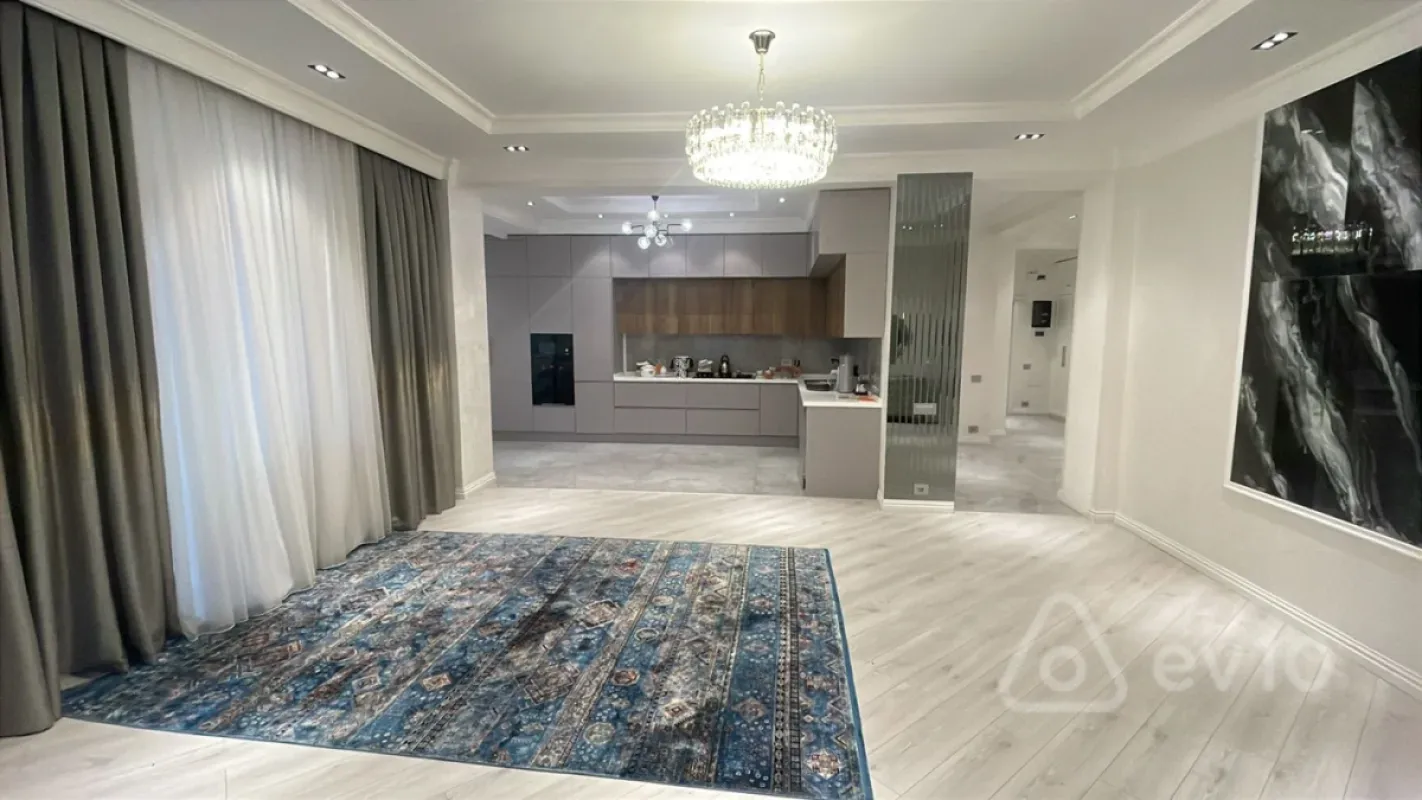 Satılır 3 otaqlı yeni tikili 135 m²