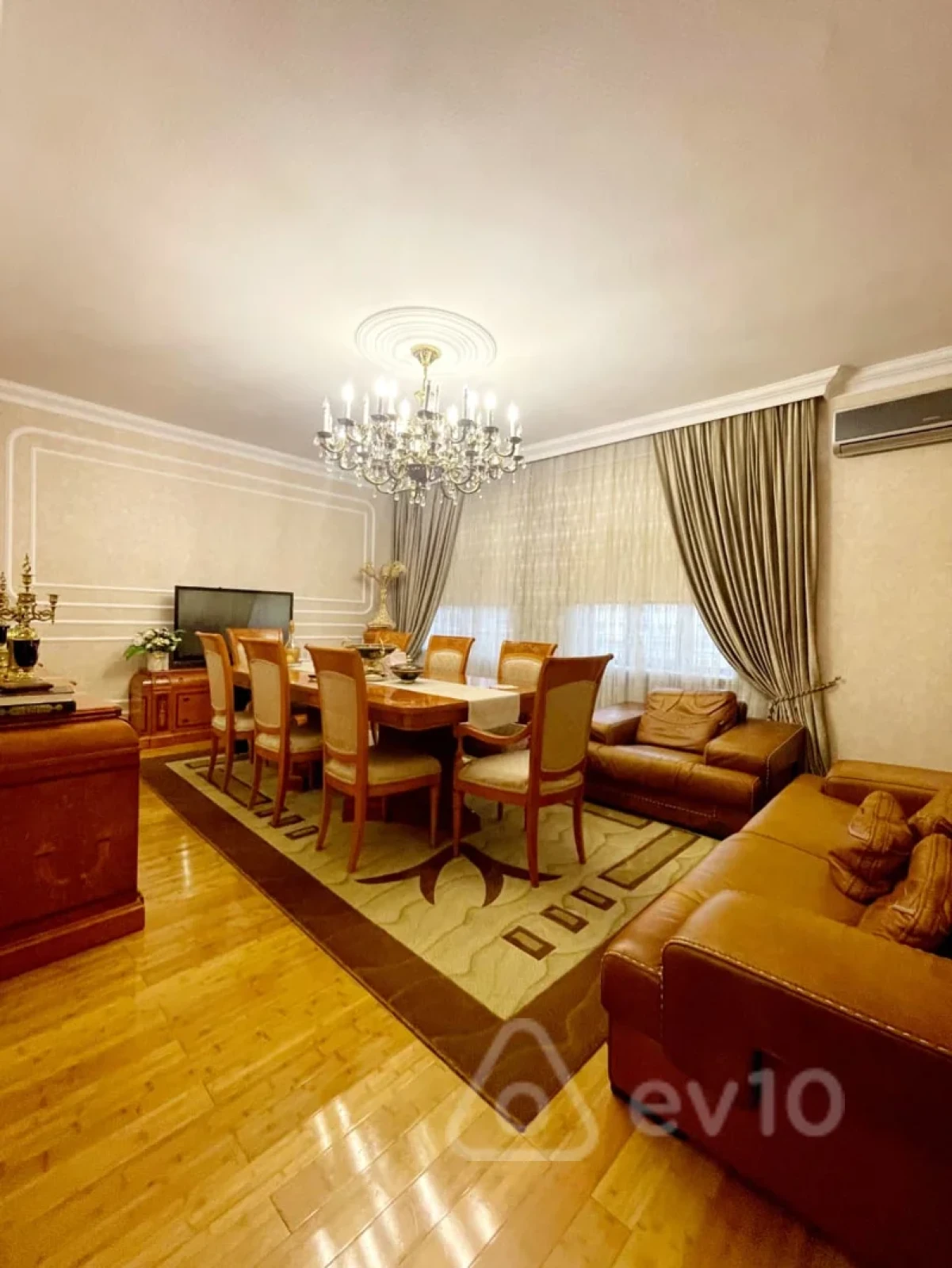 Satılır 7 otaqlı həyət evi 230 m²