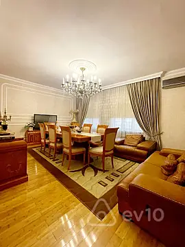 Satılır 7 otaqlı həyət evi 230 m²