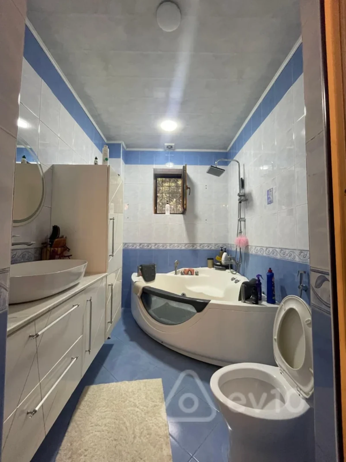Satılır 7 otaqlı həyət evi 230 m²