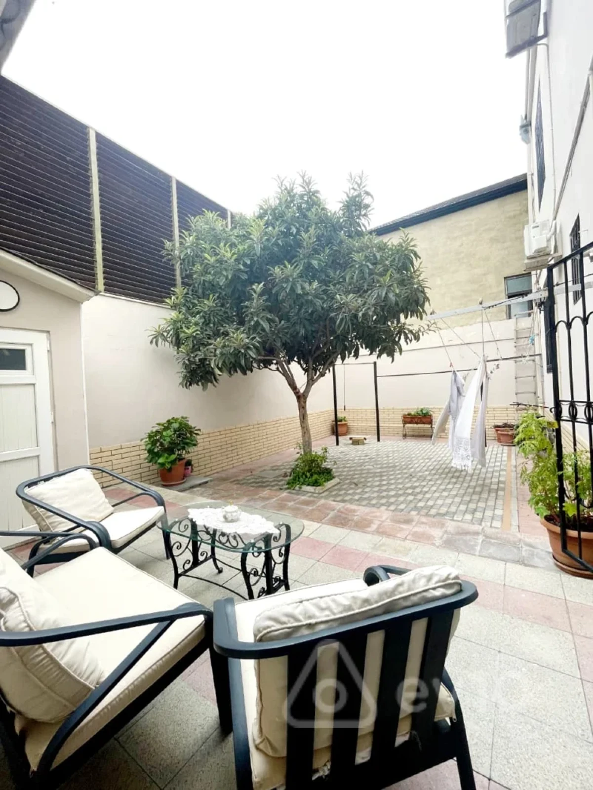 Satılır 7 otaqlı həyət evi 230 m²