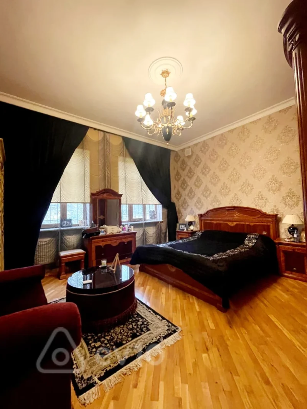 Satılır 7 otaqlı həyət evi 230 m²