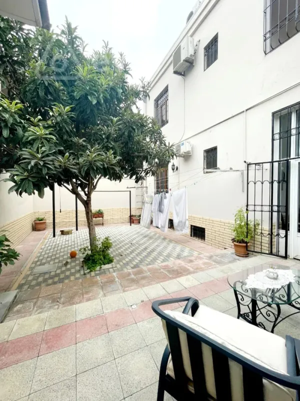 Satılır 7 otaqlı həyət evi 230 m²