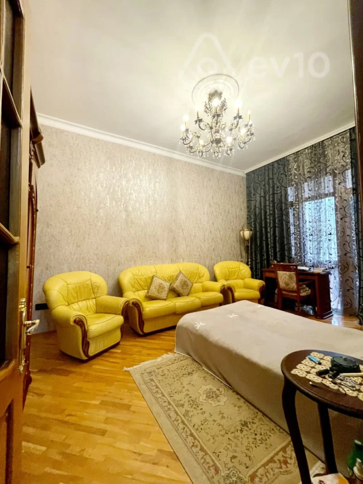 Satılır 7 otaqlı həyət evi 230 m²