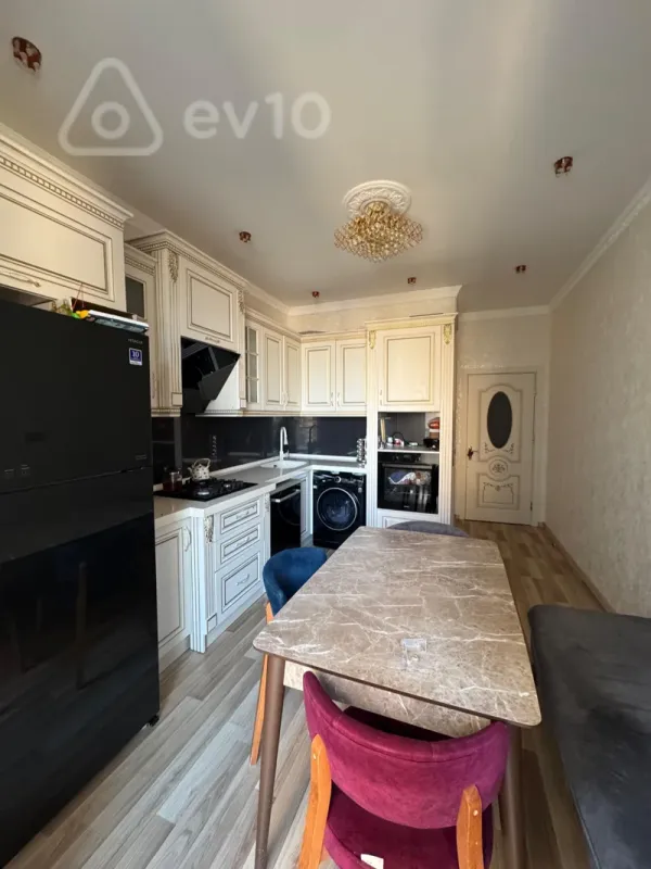 Satılır 2 otaqlı yeni tikili 100 m²