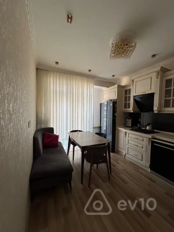 Satılır 2 otaqlı yeni tikili 100 m²