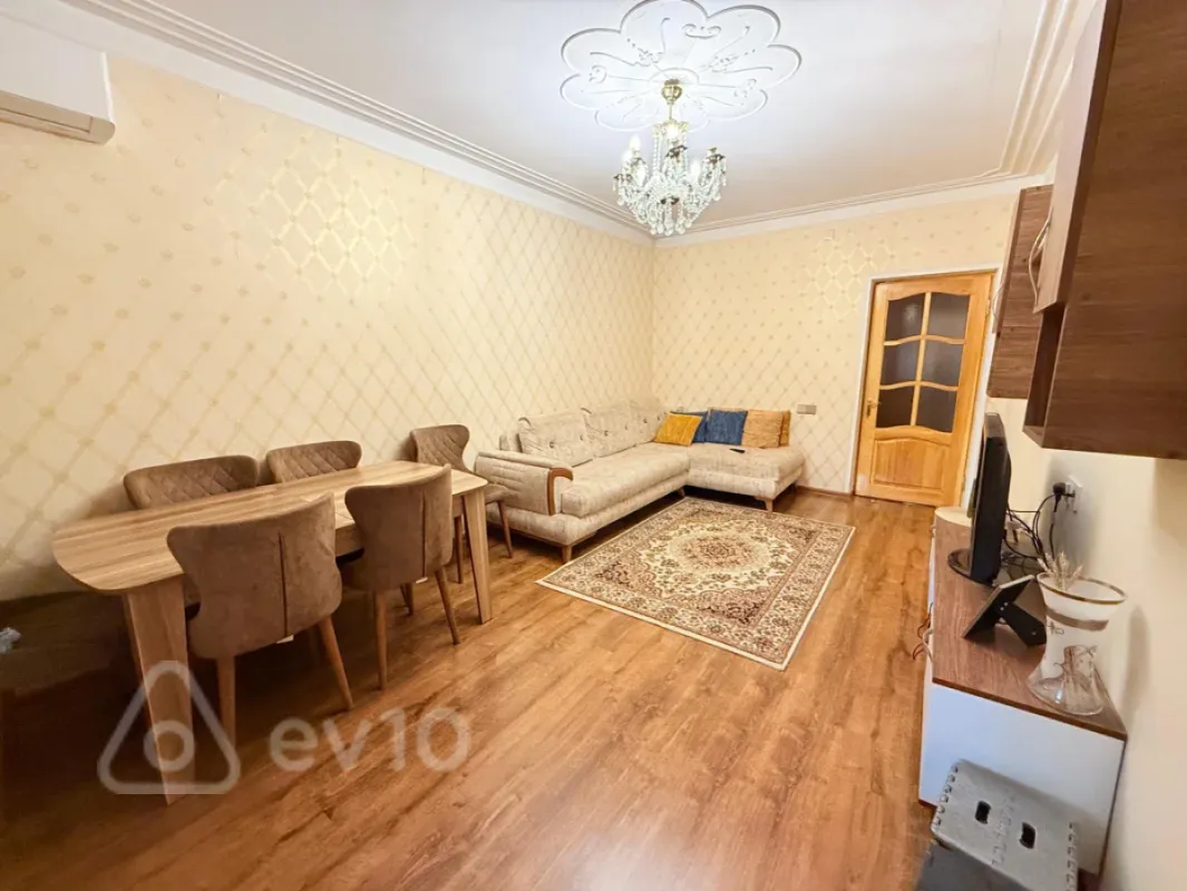 Satılır 3 otaqlı köhnə tikili 90 m²