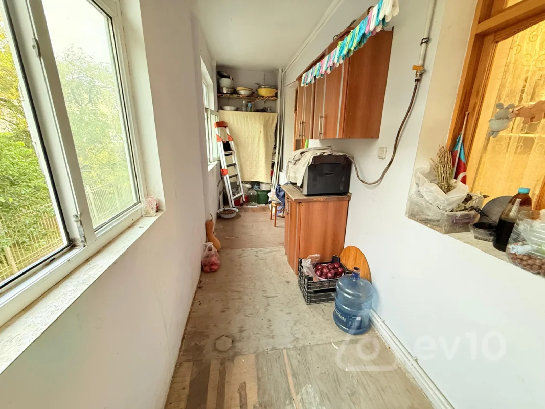 Satılır 3 otaqlı köhnə tikili 90 m²