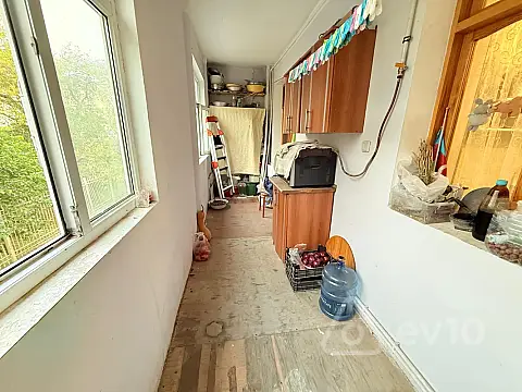 Satılır 3 otaqlı köhnə tikili 90 m²