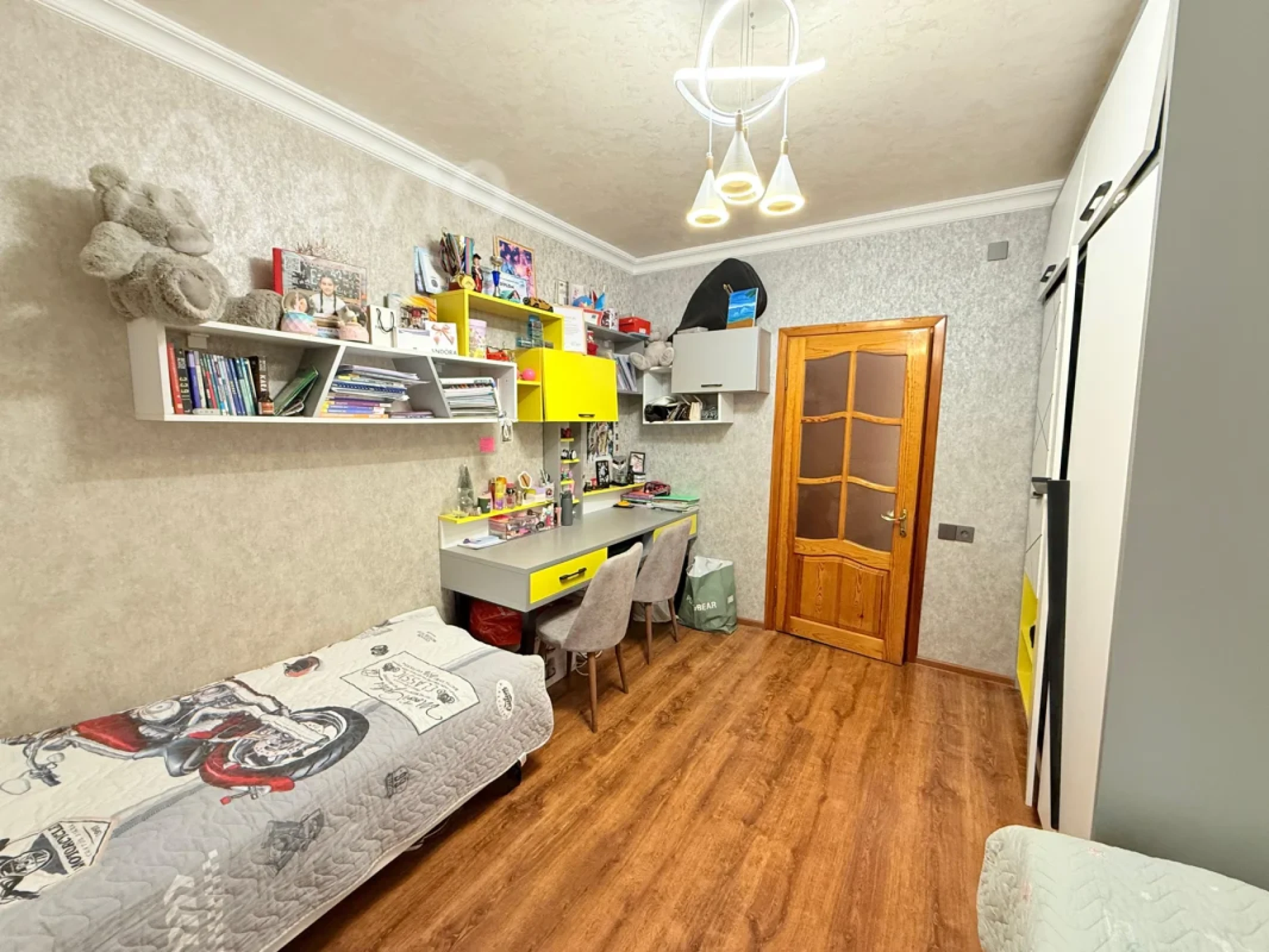 Satılır 3 otaqlı köhnə tikili 90 m²