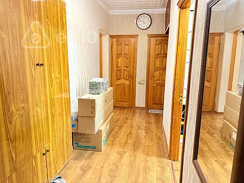 Satılır 3 otaqlı köhnə tikili 90 m²