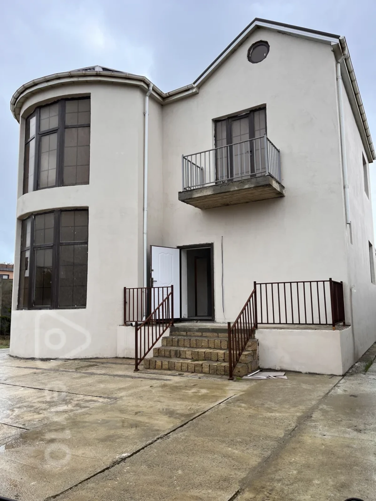 Satılır 6 otaqlı həyət evi 212 m²