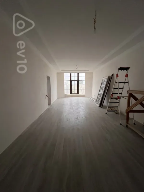 Satılır 6 otaqlı həyət evi 212 m²