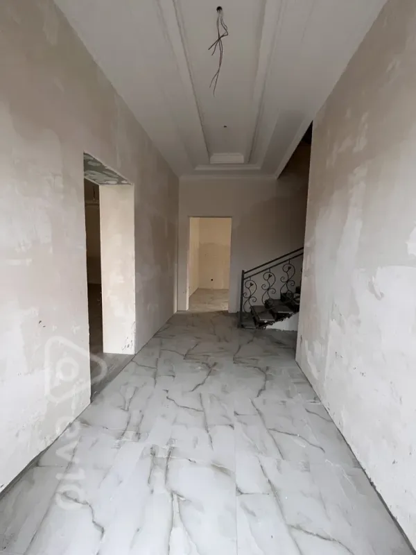 Satılır 6 otaqlı həyət evi 212 m²