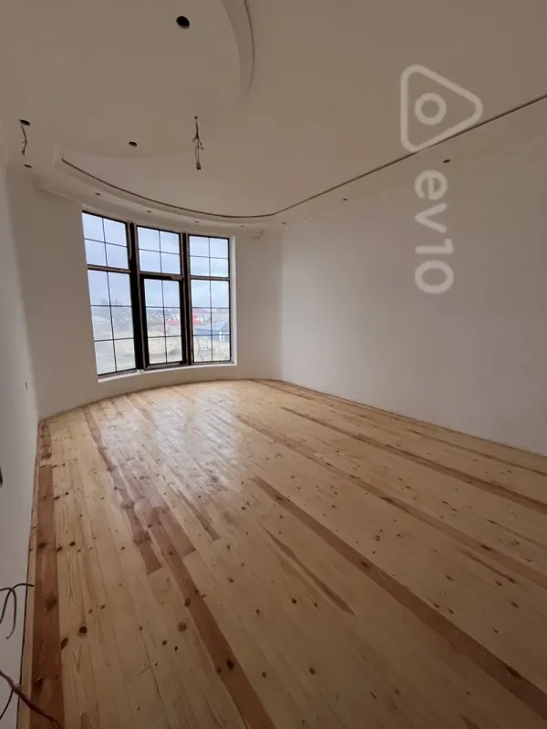 Satılır 6 otaqlı həyət evi 212 m²