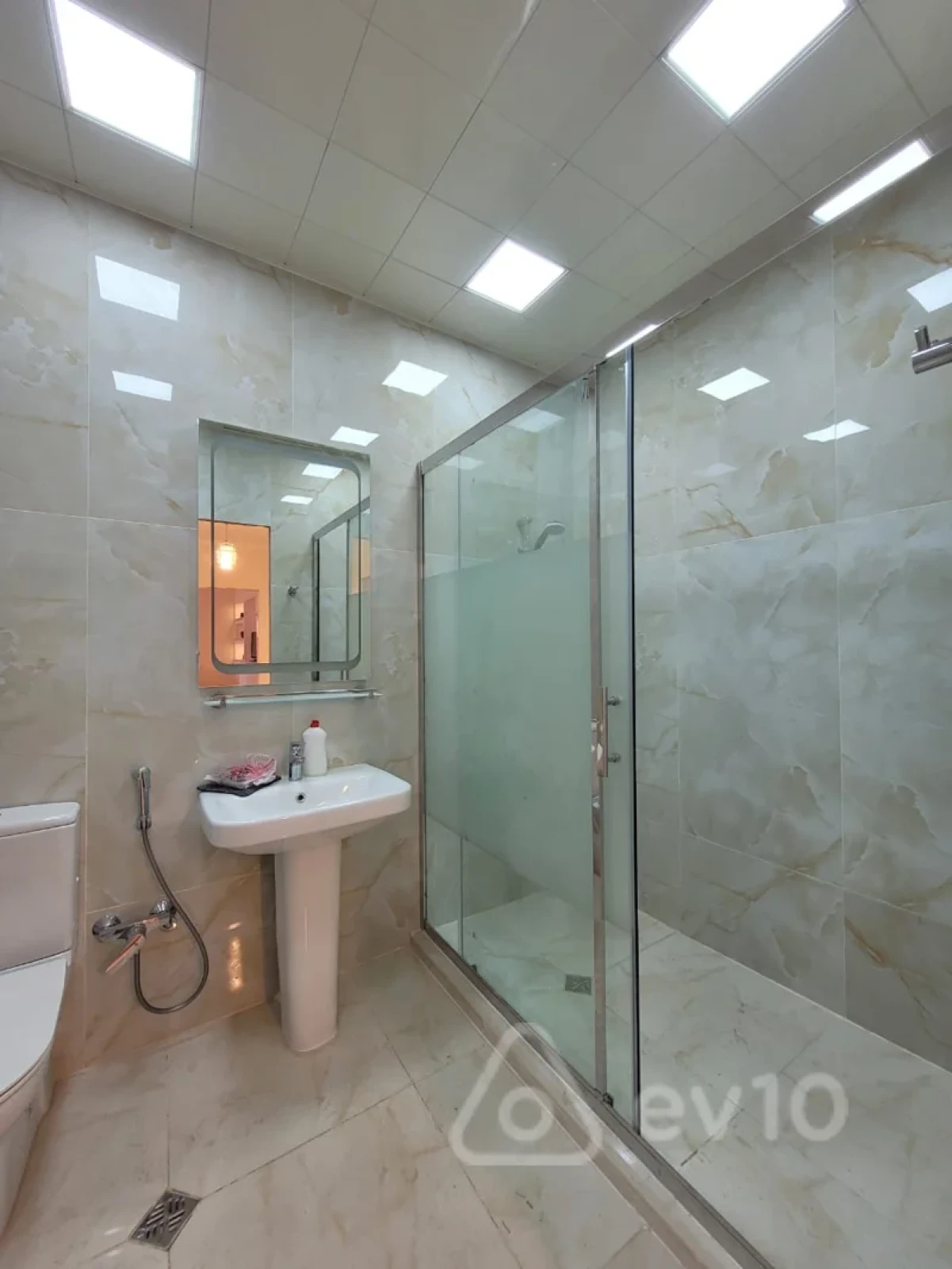 Satılır 2 otaqlı yeni tikili 100 m²