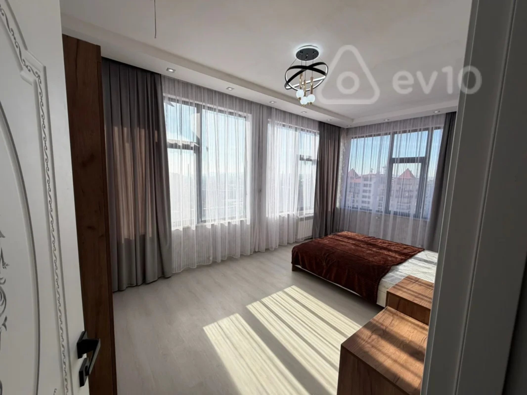 Kirayə verilir 3 otaqlı yeni tikili 116 m²