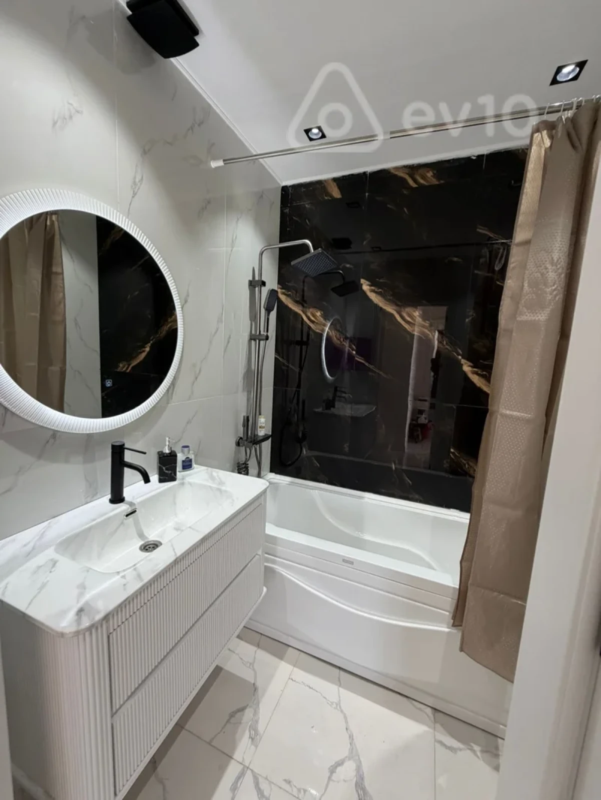 Kirayə verilir 3 otaqlı yeni tikili 116 m²