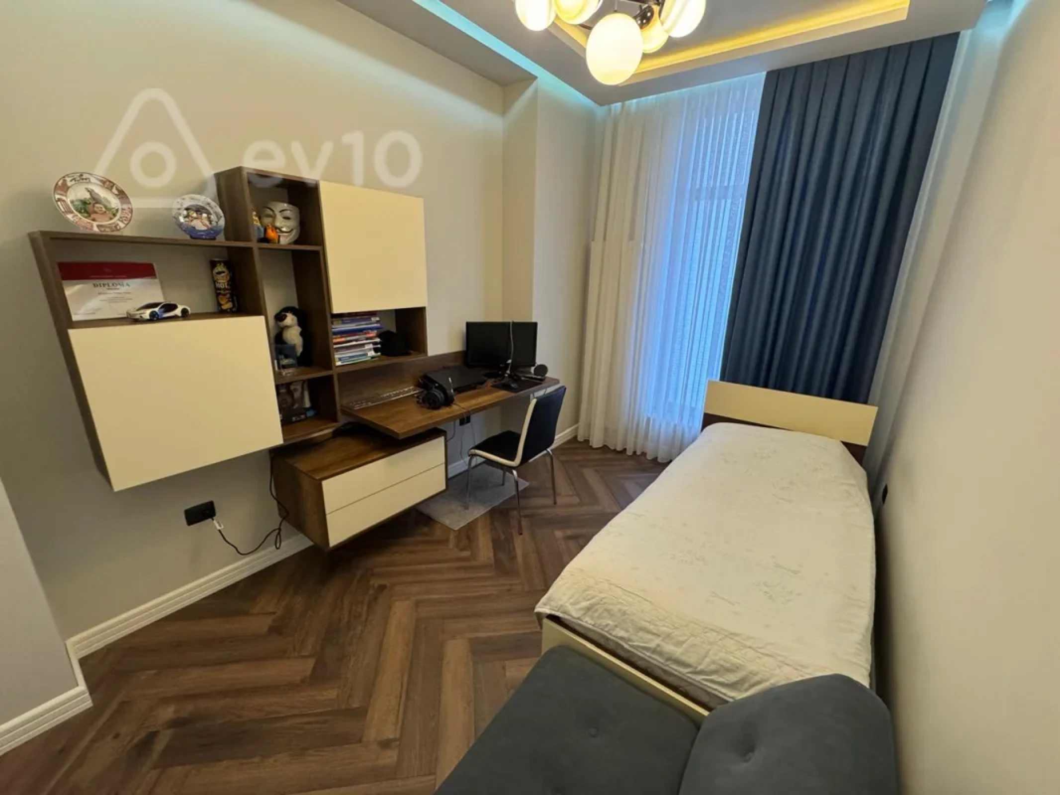 Satılır 5 otaqlı həyət evi 230 m²