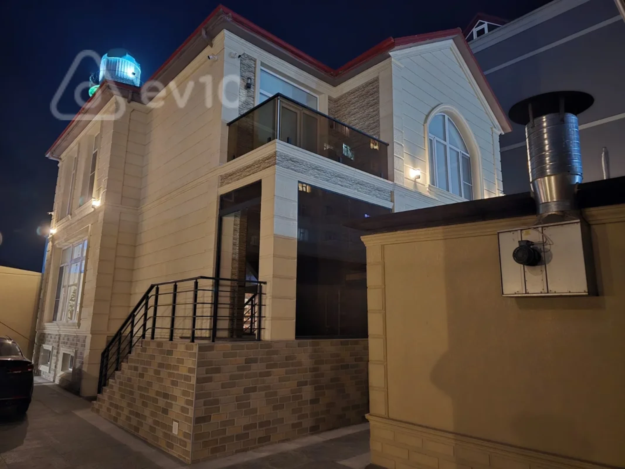 Satılır 5 otaqlı həyət evi 230 m²