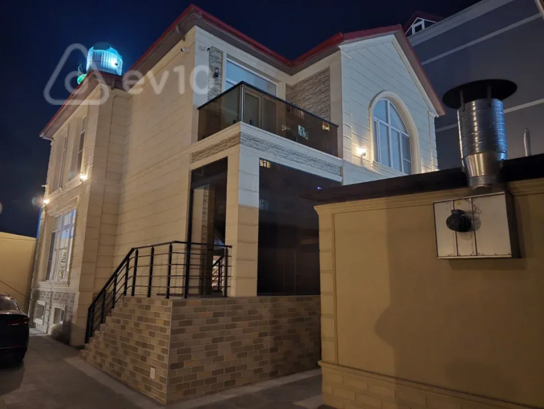 Satılır 5 otaqlı həyət evi 230 m²