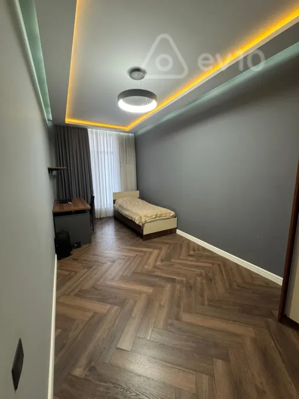 Satılır 5 otaqlı həyət evi 230 m²