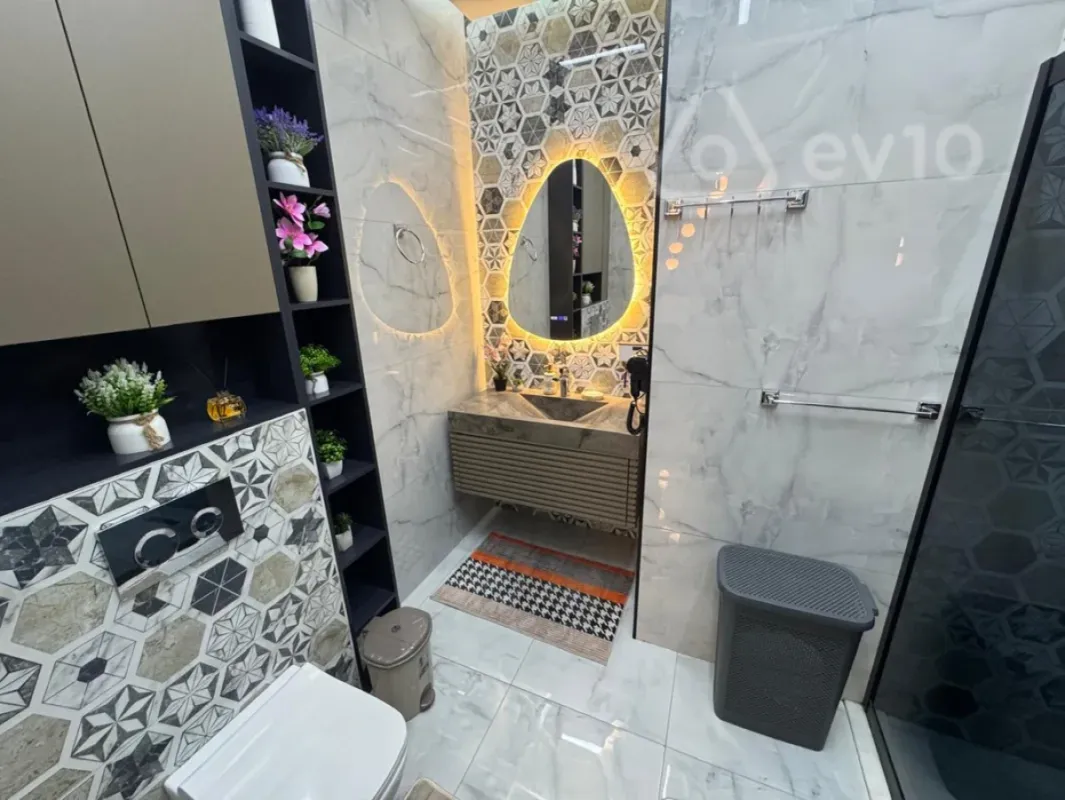 Satılır 5 otaqlı həyət evi 230 m²