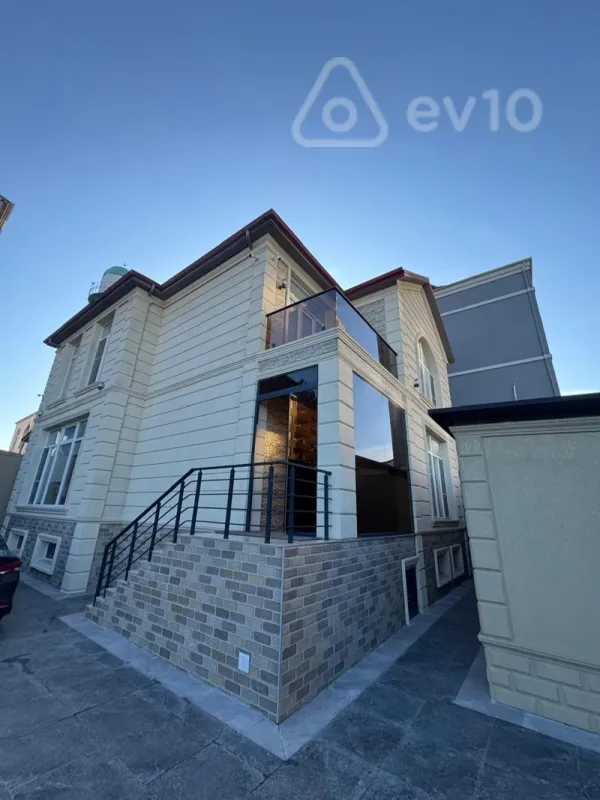 Satılır 5 otaqlı həyət evi 230 m²