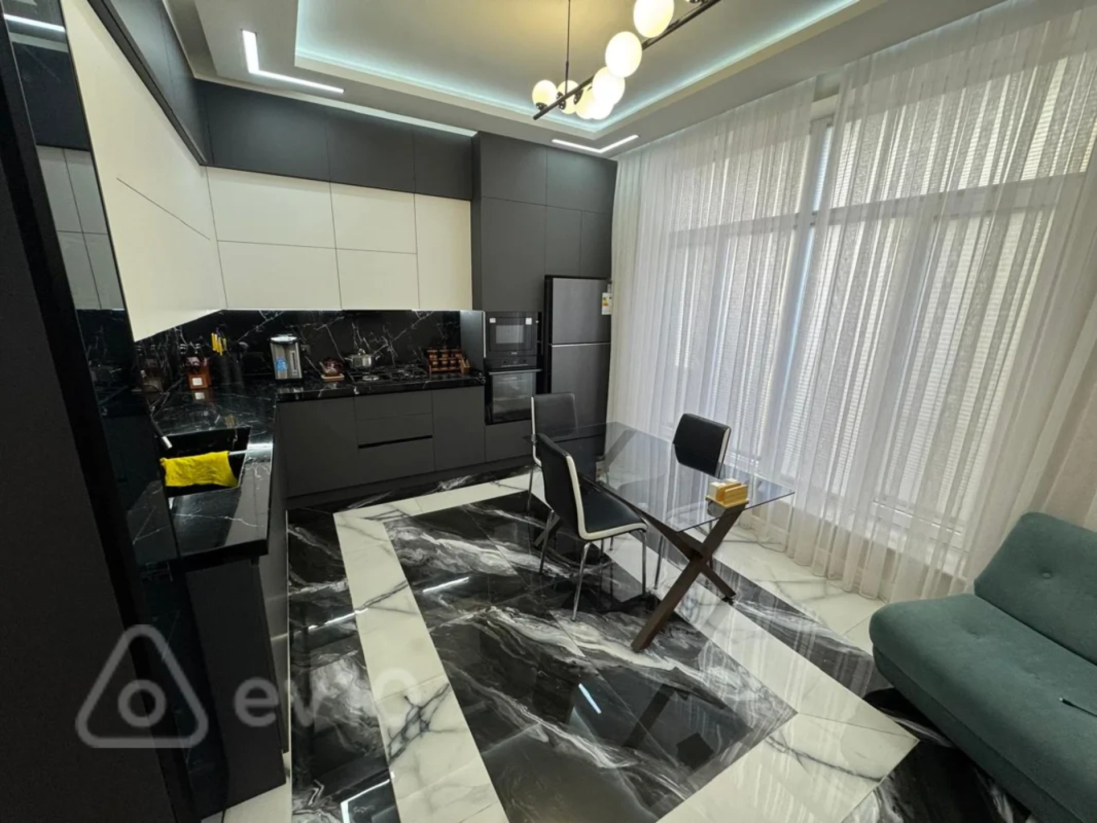 Satılır 5 otaqlı həyət evi 230 m²