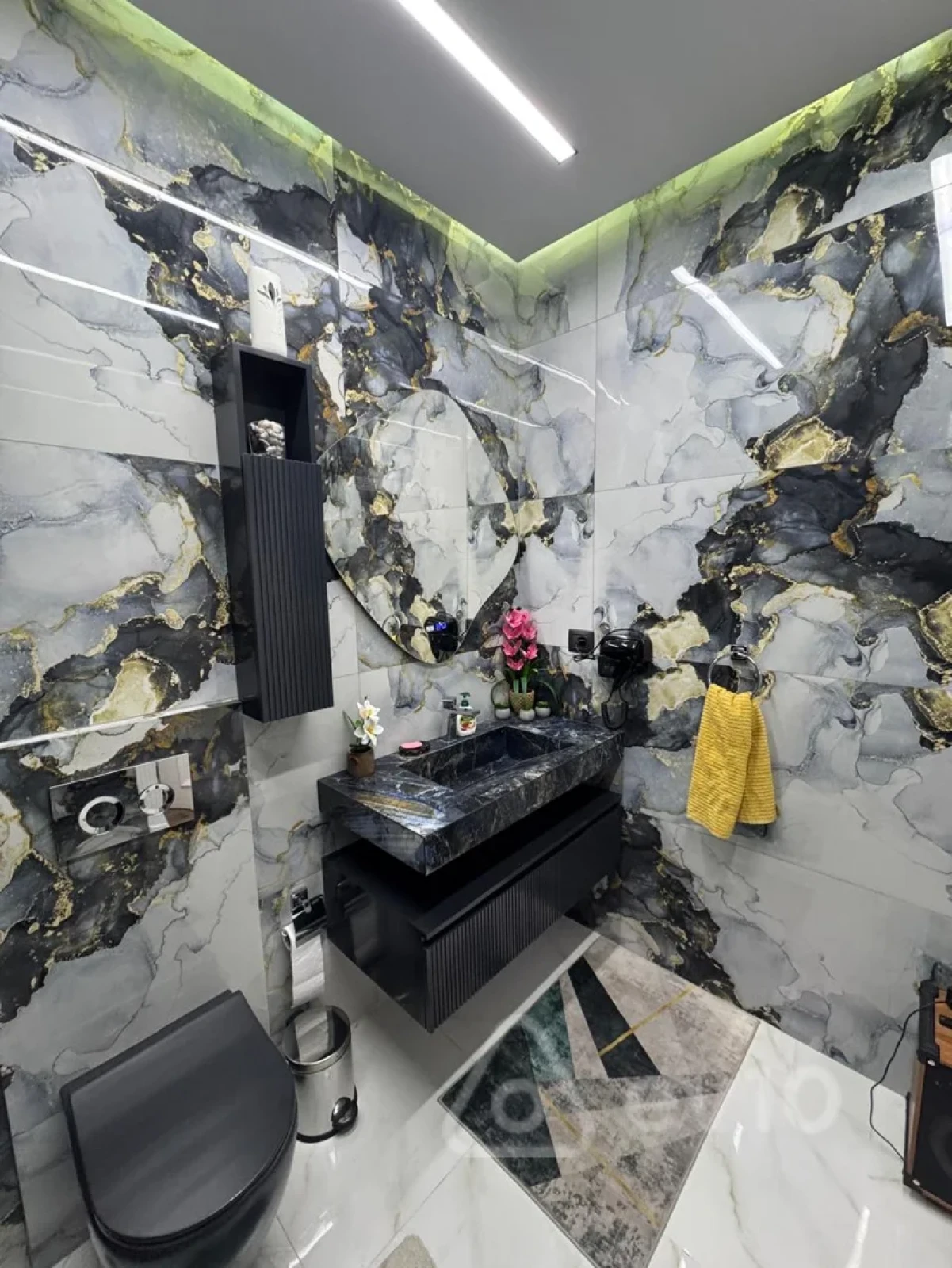 Satılır 5 otaqlı həyət evi 230 m²