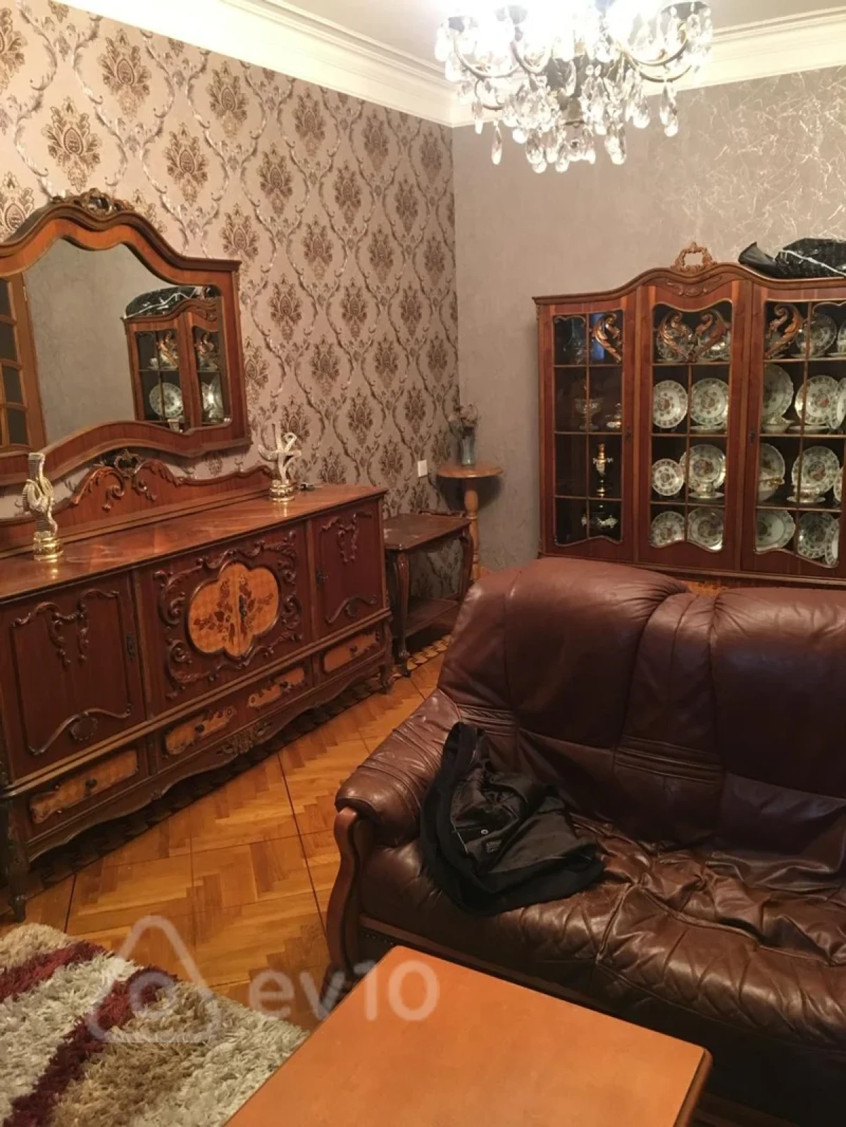 Satılır 3 otaqlı köhnə tikili 120 m²
