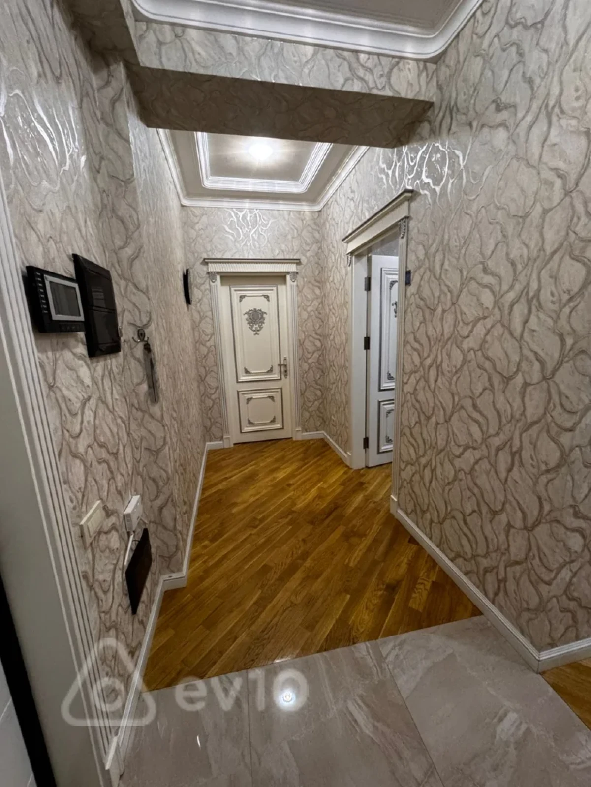 Satılır 3 otaqlı yeni tikili 98 m²