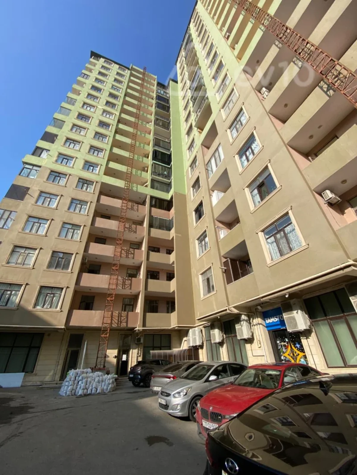 Satılır 3 otaqlı yeni tikili 98 m²
