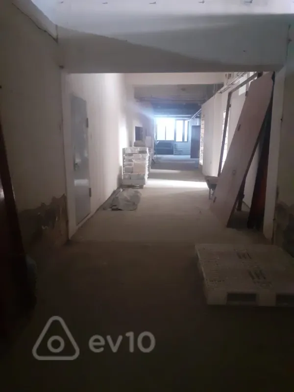 Satılır mənzil 950 m²