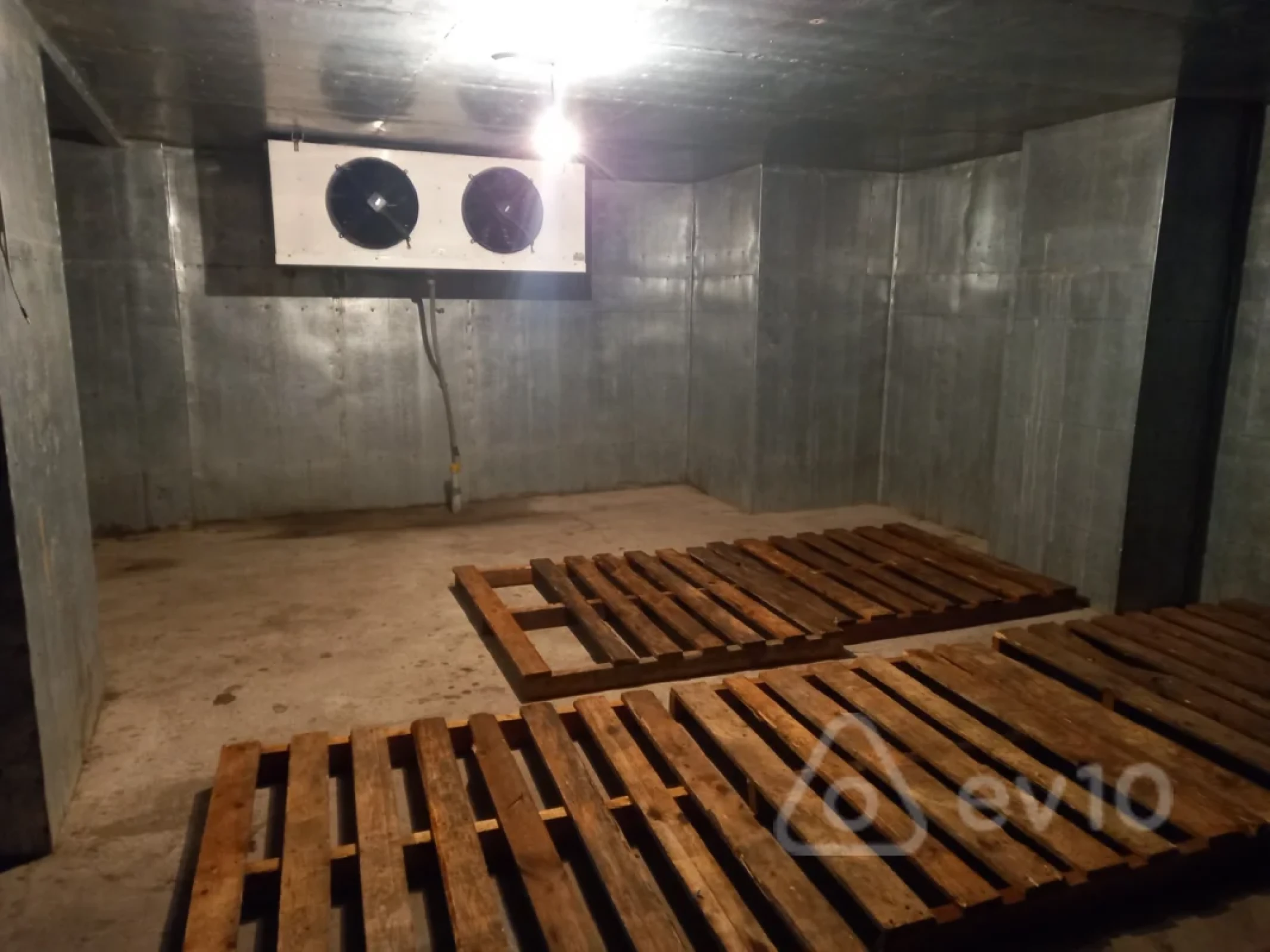 Satılır mənzil 950 m²