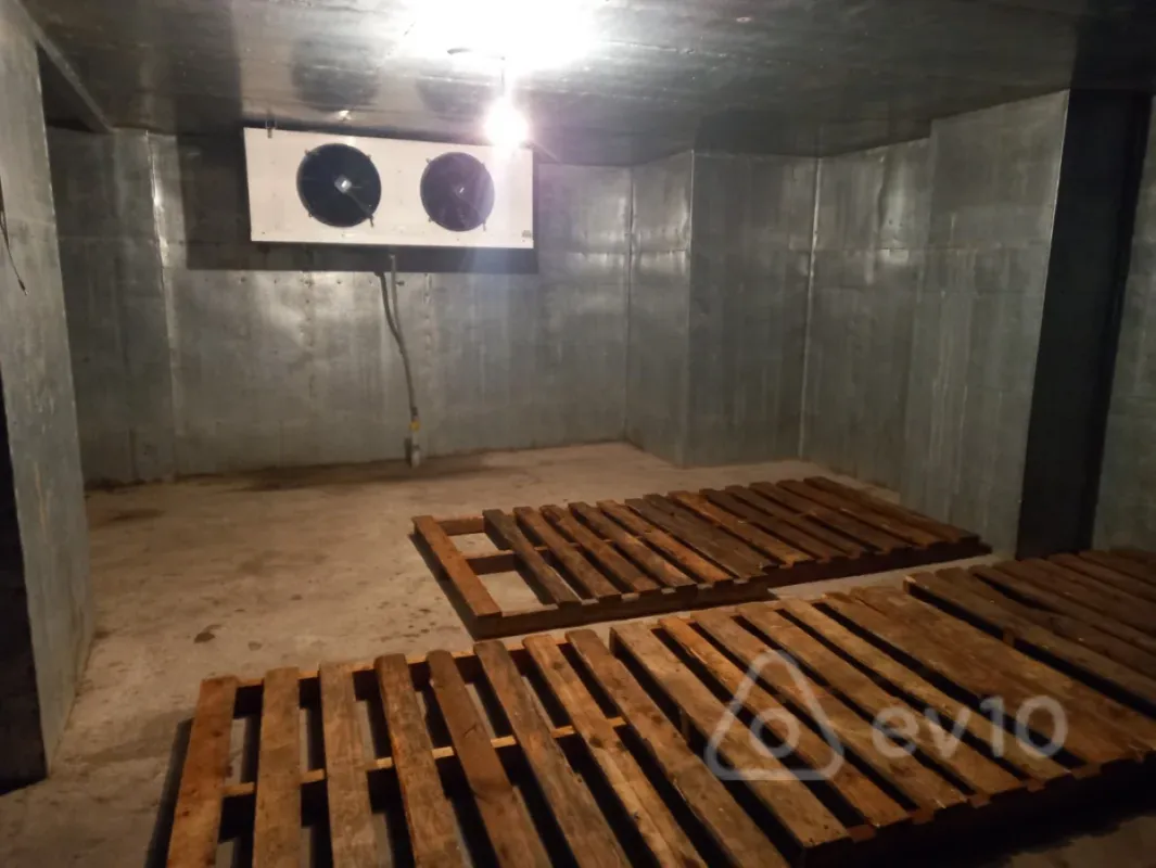 Satılır mənzil 950 m²