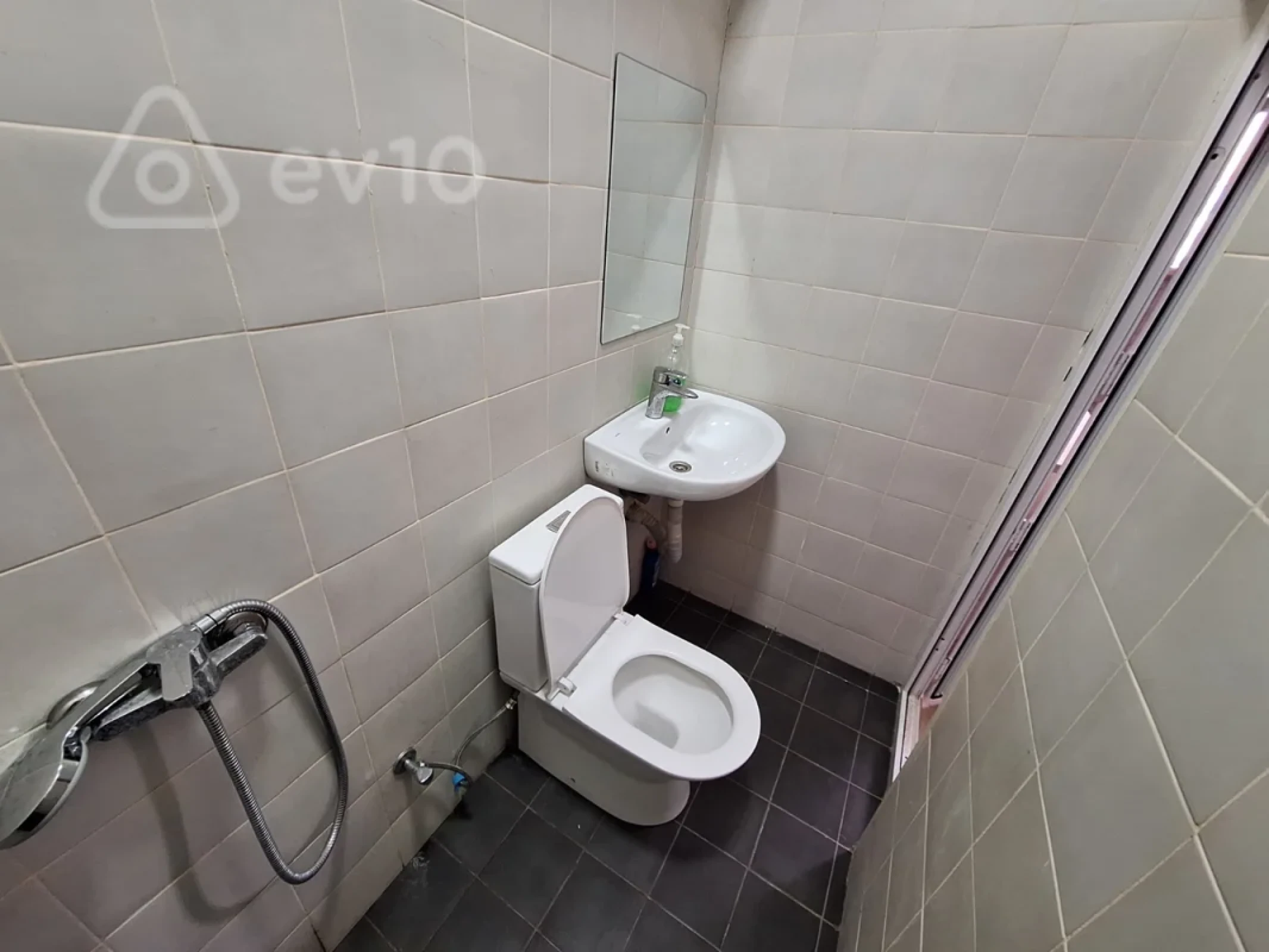 Satılır mənzil 950 m²