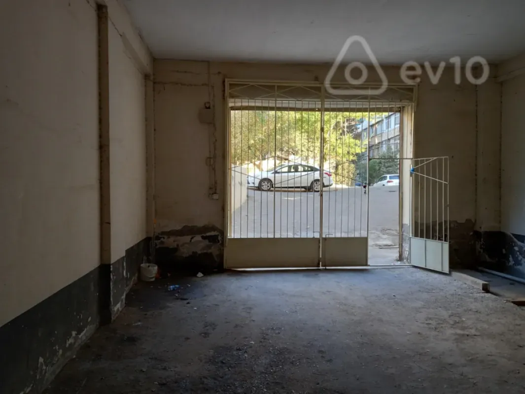 Satılır mənzil 950 m²