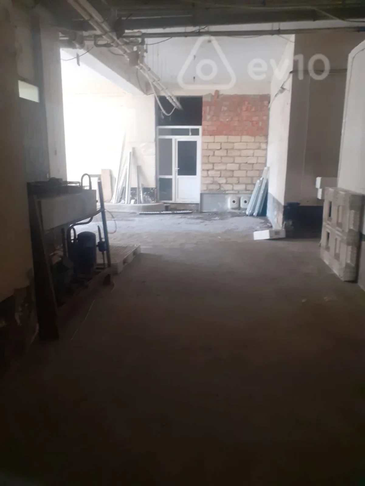 Satılır mənzil 950 m²