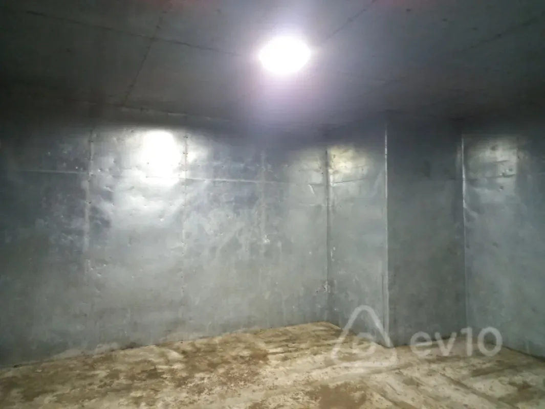 Satılır mənzil 950 m²