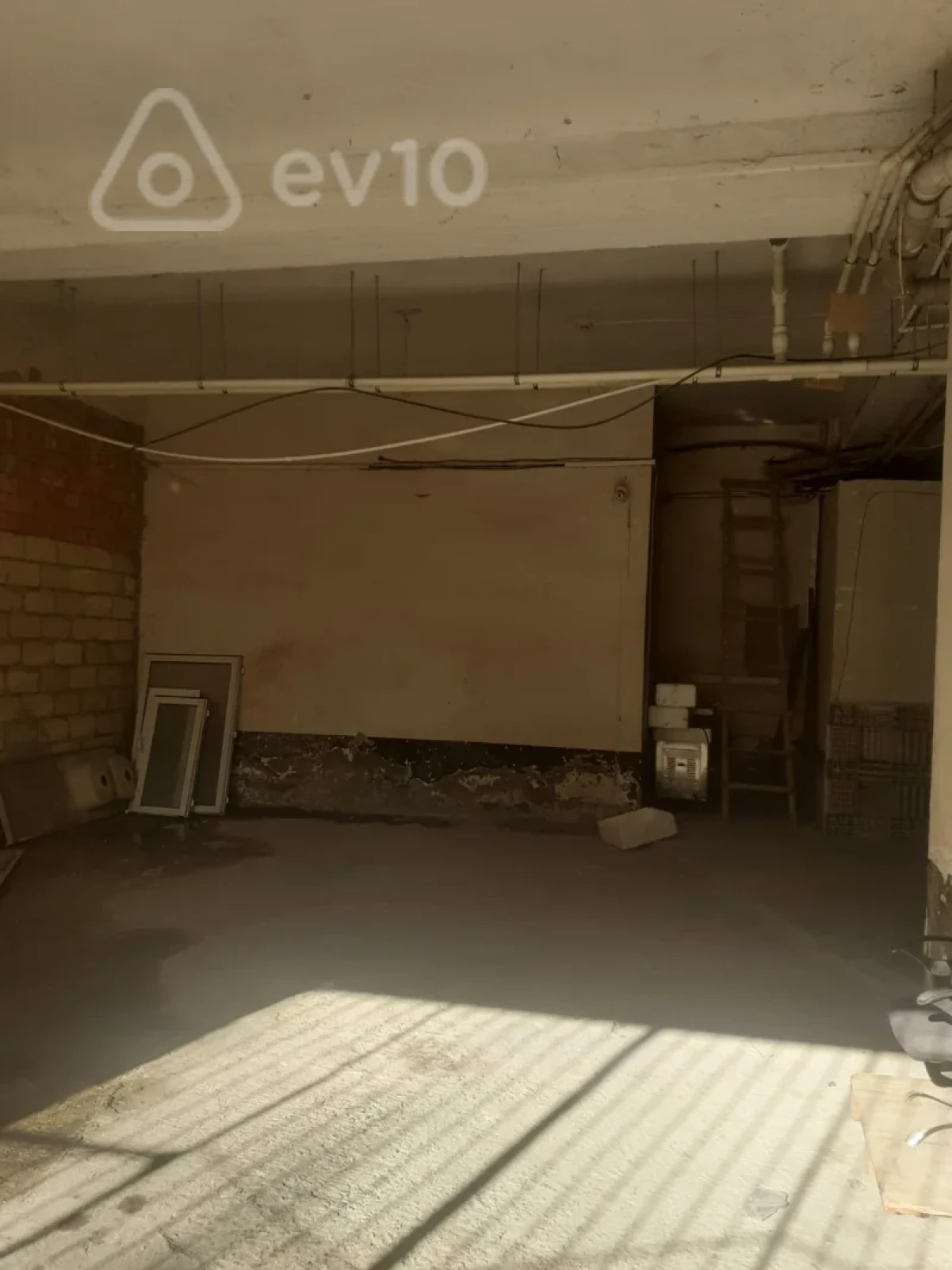 Satılır mənzil 950 m²