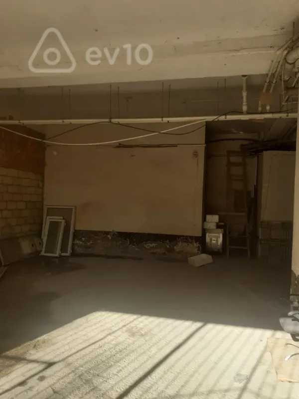 Satılır mənzil 950 m²