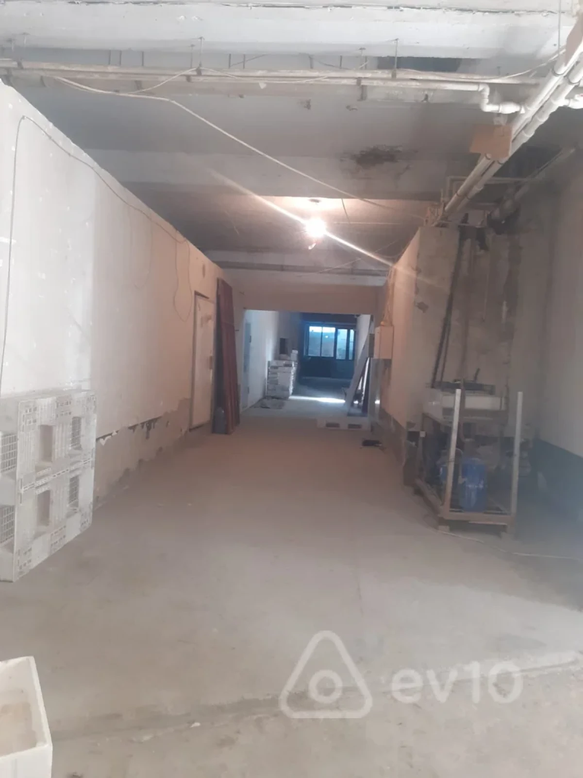 Satılır mənzil 950 m²