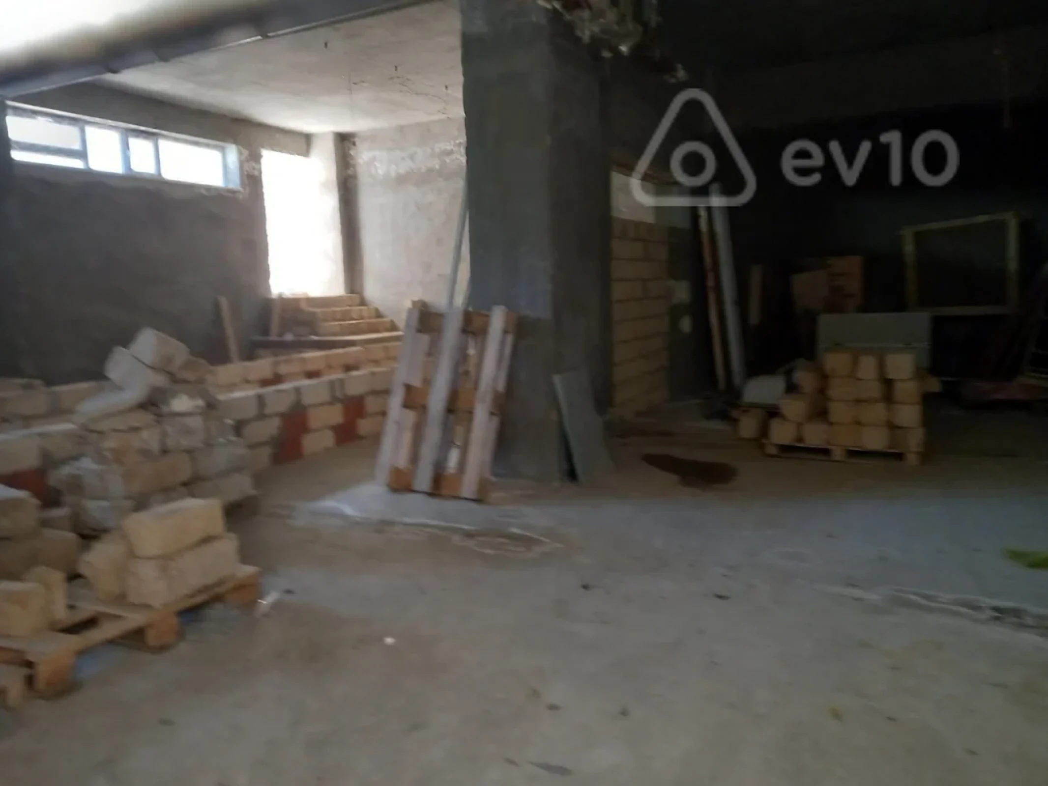 Satılır mənzil 950 m²