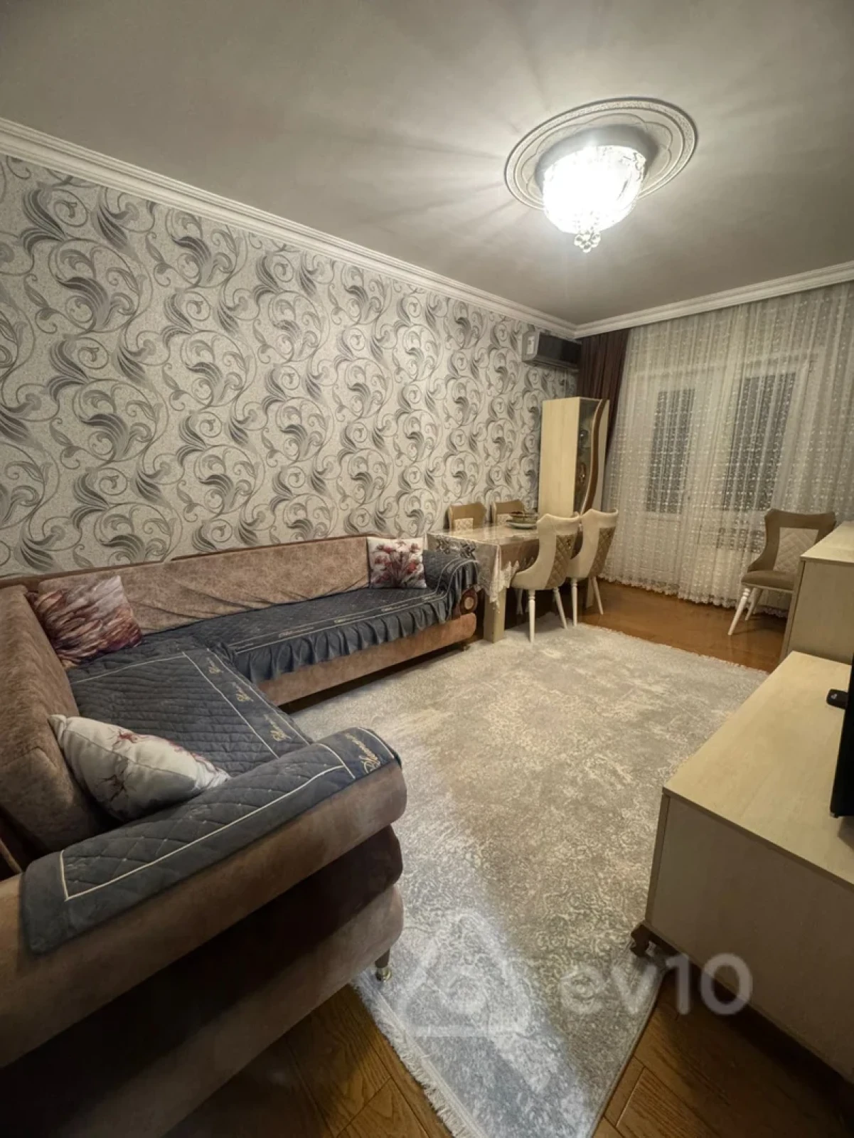 Satılır 4 otaqlı köhnə tikili 100 m²