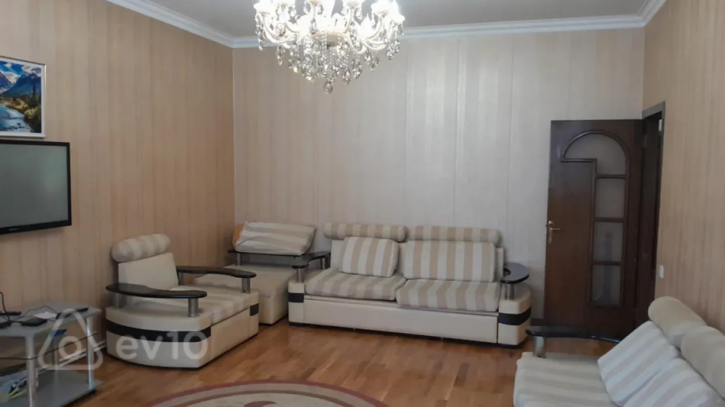 Kirayə verilir 3 otaqlı yeni tikili 120 m²