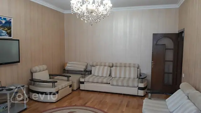 Kirayə verilir 3 otaqlı yeni tikili 120 m²