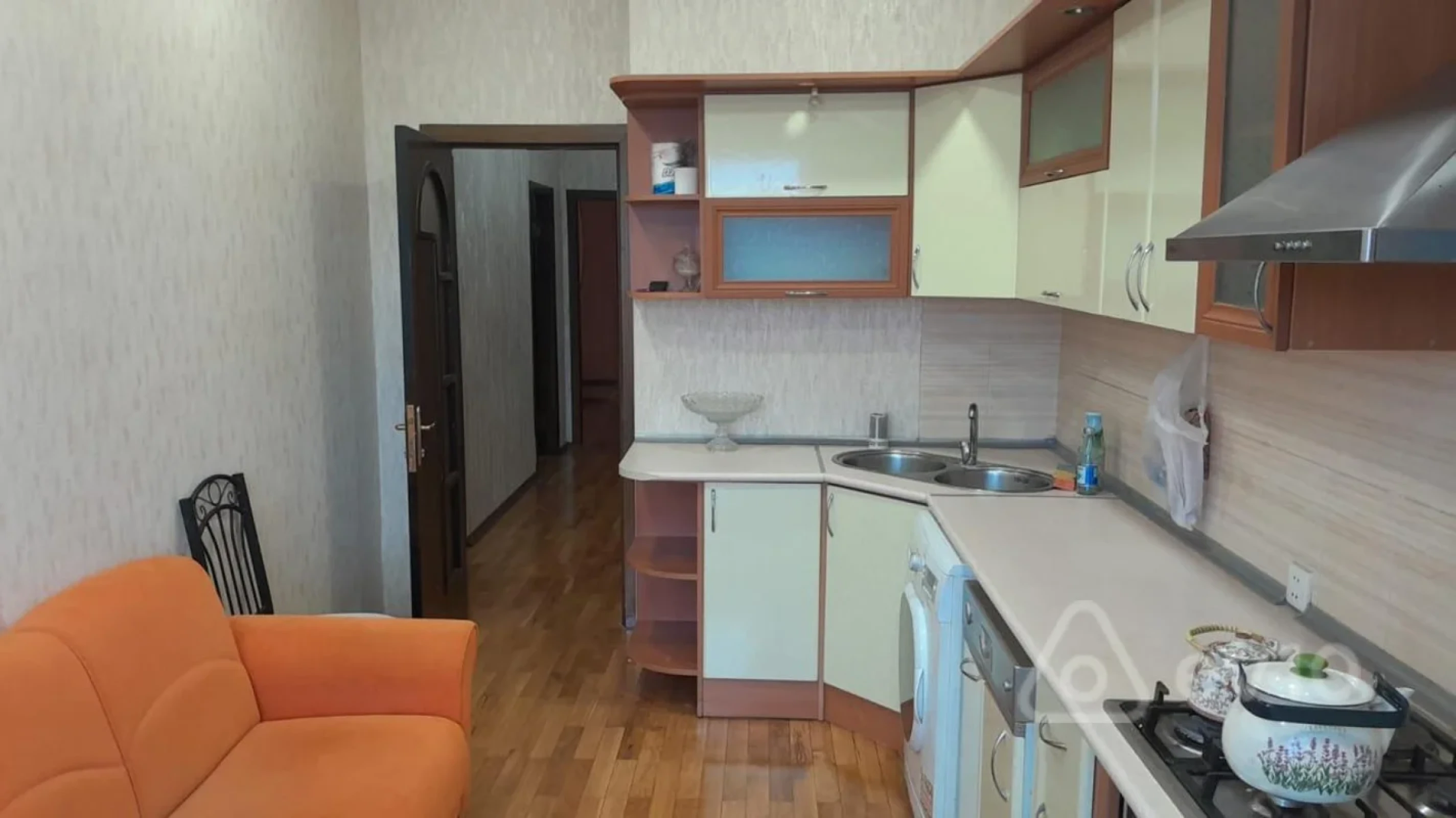 Kirayə verilir 3 otaqlı yeni tikili 120 m²