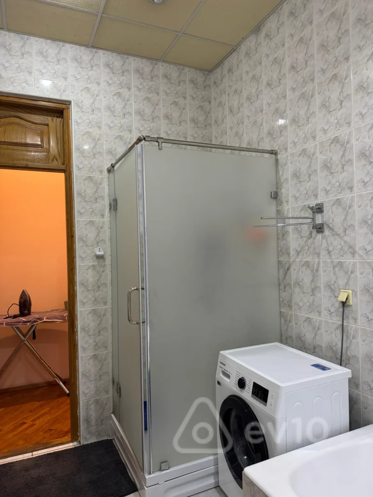 Satılır 4 otaqlı köhnə tikili 210 m²